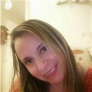 Educadora de párvulos para enseñar a leer y escribir también matemáticas a niños desde 6 a 8 años